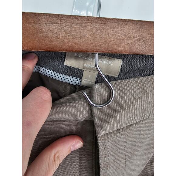 Banana Republic Women's Taupe Mid Rise Chino Zip Up Shorts Size 2 - Picture 2 of 3